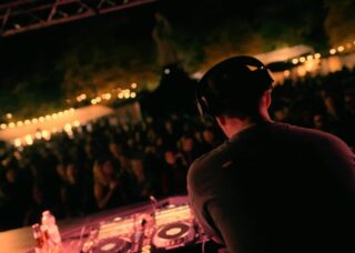 Retour en images sur cette quatrième édition de ZINZIN 💋💖

Shot by @shirinchorfi 

#onelove #bc25